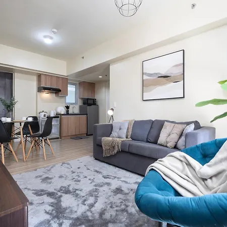 Furnished 1-Bedroom In Avida Towers Riala, Cebu It Park With Fast Wifi, Netflix, Pool And More