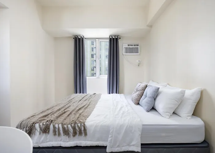Furnished 1-bedroom In Avida Towers Riala, It Park With Fast Wifi, Netflix, Pool And アパート *